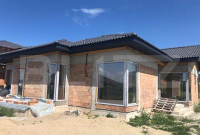 Casă cu 3 camere cu Garaj în Cristian - 4