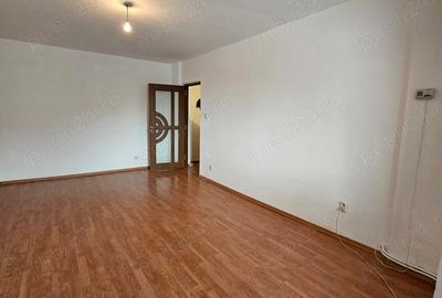 Apartament cu 2 camere decomandat în Roman - 1