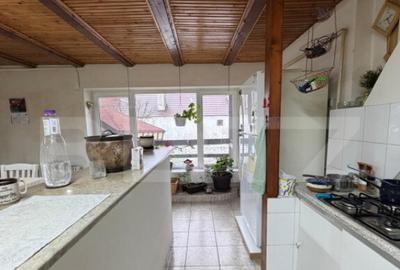 Casa de vanzare cu teren generos la doar 15 minute de - 25