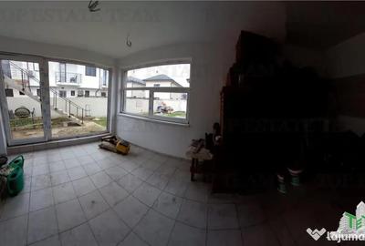 Spațiu comercial, de 150 mp, în Central