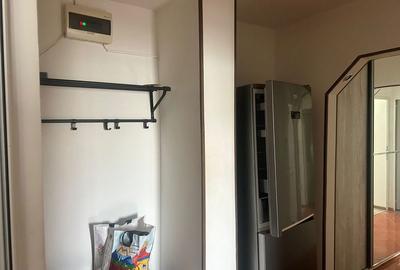 Apartament cu 3 camere decomandat în Vest - 1