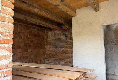 Casă cu 6 camere cu Teren 1997 Mp în Moșna - 9