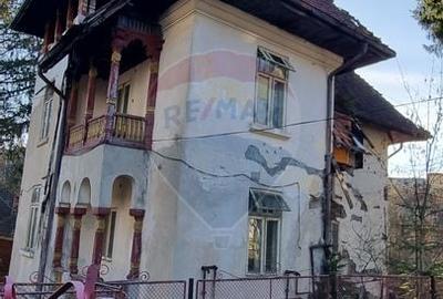 Casa / Vila interbelica de vanzare +teren,Predeal - 3