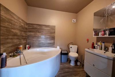 Apartament cu 4 camere decomandat în Ostratu - 8