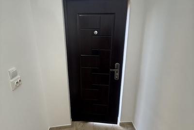 2 corpuri de Casă renovate + teren 125 mp Campina - 16