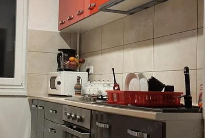 Apartament cu 2 camere decomandat în Văcăresti