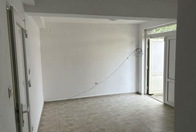 Spațiu comercial, de 50 mp, în Central - 1