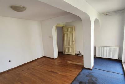 Casă cu 5 camere cu Teren 240 Mp în Nord - 10