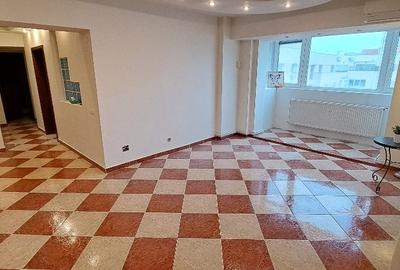 13 Septembrie-hotel Marriott, 3 camere de vanzare, 80 mp,  8/9, centrala, 2 bai - 11