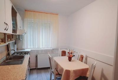 Apartament de inchiriat 2 camere, zona sfanta vineri, zalau etaj 2