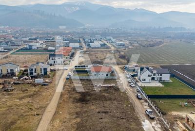 Teren Construcții intravilan de 1273 mp, în Râșnov - 3