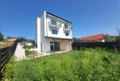Casă cu 4 camere cu Teren 300 Mp în Hlincea - 9