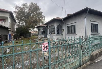 Casă cu 4 camere cu Teren 850 Mp în Central - 1