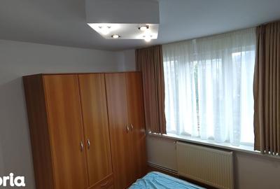 Apartament cu 2 camere decomandat în Tractorul - 12