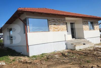 Casă cu 4 camere în Nazna