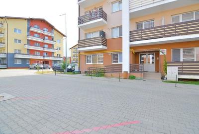 Apartament cu 2 camere semidecomandat, mobilat în Sânpetru