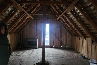 Casa de vanzare in sat ,Ciusle ,16.km de Focsani. - 1