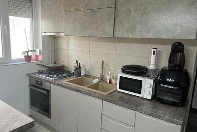 Apartament cu 3 camere semidecomandat în 1 Mai - 1