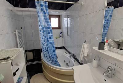 Apartament cu 3 camere decomandat în Exterior Vest - 2