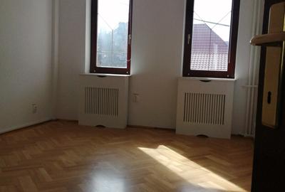 Casă individuală cu 9 camere cu Canalizare în Floreasca - 10