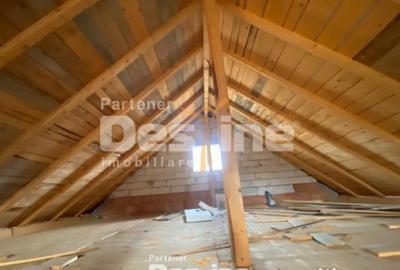 Casă cu 7 camere cu Teren 500 Mp în Ciritei