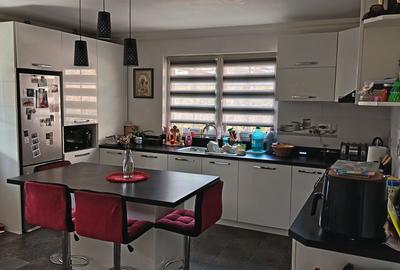 Casă cu 3 camere în Ipotești - 2