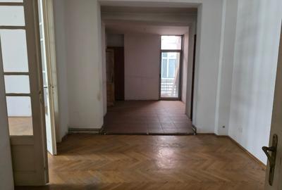 Piata Unirii, pe Bibescu Voda, 3 minute metrou, etajul 1 - 9