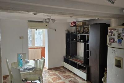 Apartament cu 3 camere decomandat în Central - 3
