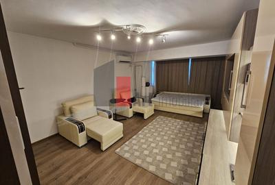 Garsonieră decomandată, mobilată în P-ța Unirii
