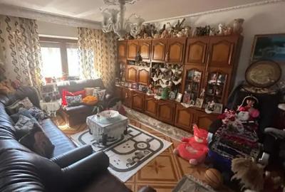 Apartament cu 4 camere decomandat, mobilat în Poarta 6 - 4