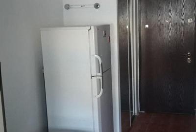 Garsonieră zona Far mobilată utilată 22 mp - 2