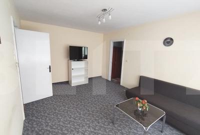 Apartament de vanzare, cu  doua camere, 49 mp, zona Pietonalul Unirii