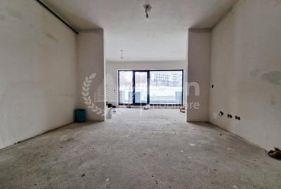 Apartament cu 3 camere semidecomandat în Zorilor