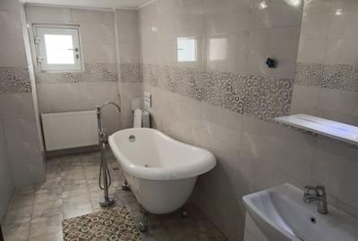 Casă cu 5 camere cu Canalizare în Parcul Carol - 5