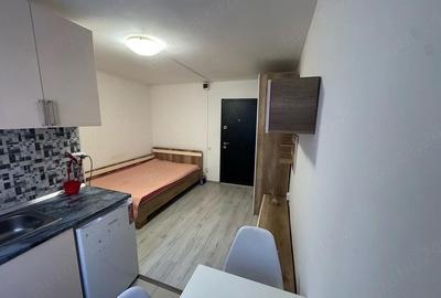 Garsonieră decomandată în Apărătorii Patriei
