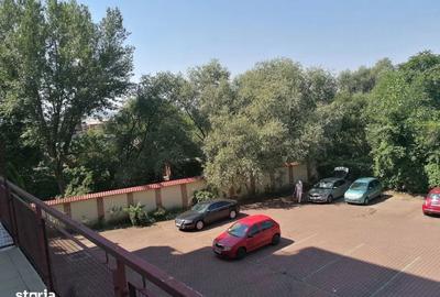 Garsonieră decomandată în Iris