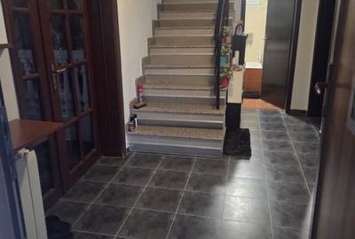 Casa de vanzare 5 dormitoare - 7