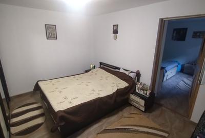 Casă individuală cu 8 camere cu Canalizare în Km 5 - 4