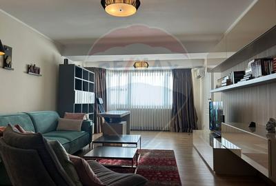 De vanzare apartament utilat si mobilat de LUX pe Blvd. Decebal - 10