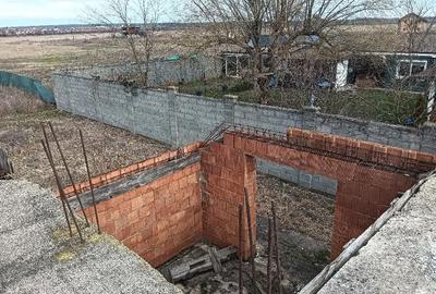 Casă cu Teren 737 Mp în Pișchia - 2