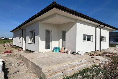 Casă cu 3 camere cu Teren 272 Mp în Bucovăț (Remetea Mare) - 9