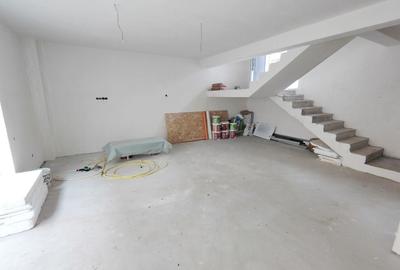 Casă cu 4 camere cu Canalizare în Dâmbul Rotund - 3
