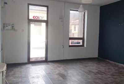 Casă cu 4 camere cu Teren 136 Mp în Central - 11