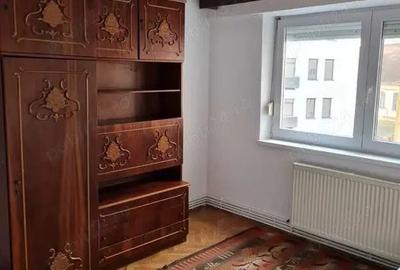 Dau in chirie apartament cu 2 camere in CentruNou - 2