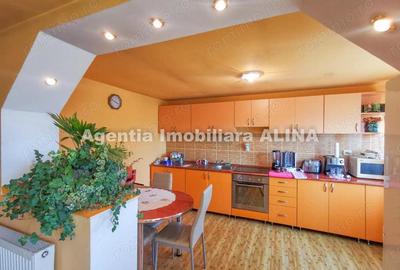 Casă cu 3 camere în Vulcan - 1