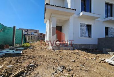Duplex cu 4 camere cu Canalizare în Moșnița Nouă - 2