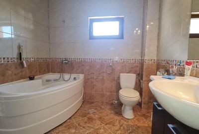 Vila impozanta in zona linistita la 15 minute de capitala! - 29