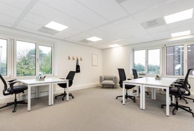 Spa?iu de birou tip open-plan pentru 10 persoane in Regus Green Gate - 2