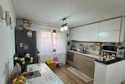 Vand apartament cu 3 camere decomandat - 9