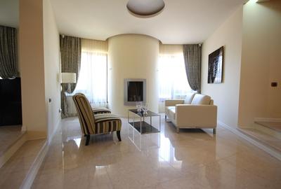 O casa deosebita cu Piscina - 20